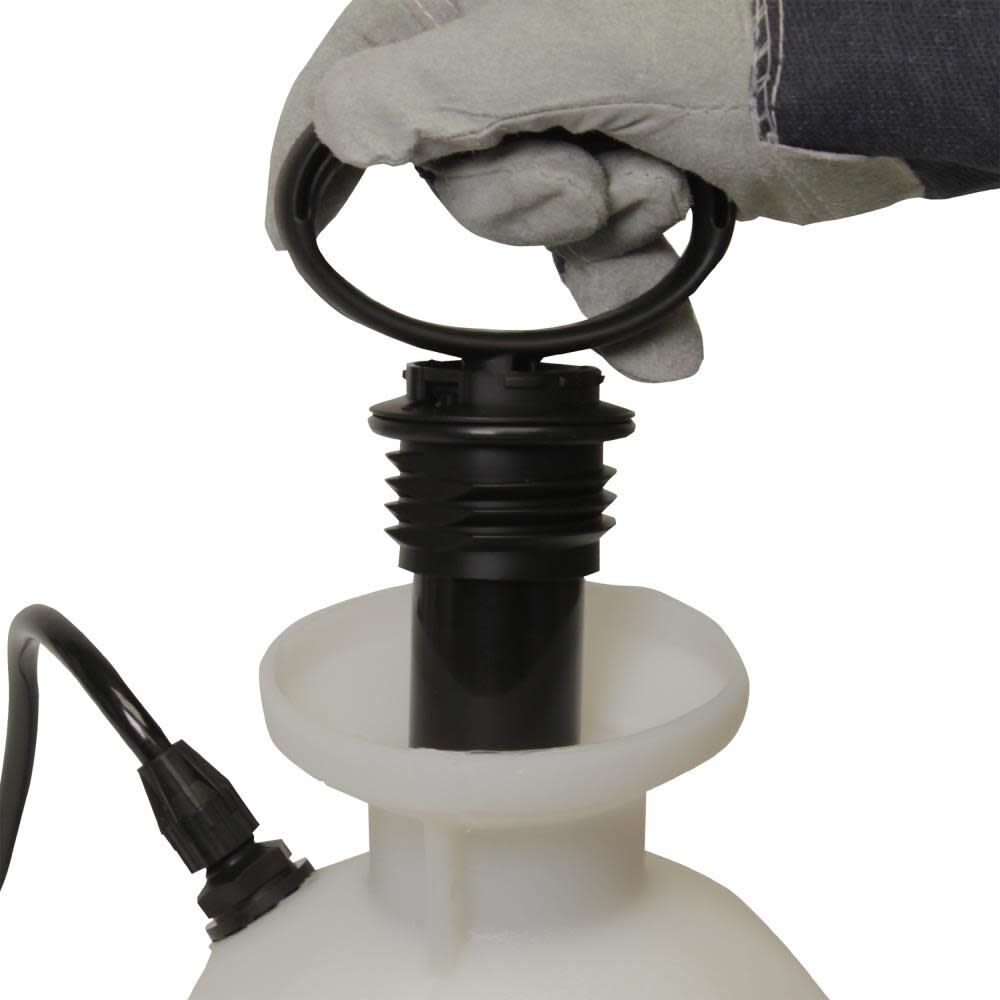Chapin 20004 Pump Sprayer, 1-Gallon SureSpray Translucent Tank with an Easy Fill Funnel-Top Opening