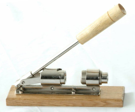 DUKE'S EASY PECAN AND NUT CRACKER MODEL 0100